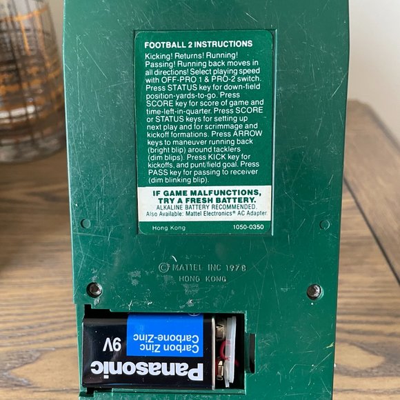 1978 FOOTBALL 2 - Hand Held Video Game - Mattel Inc. - Picture 10 of 13